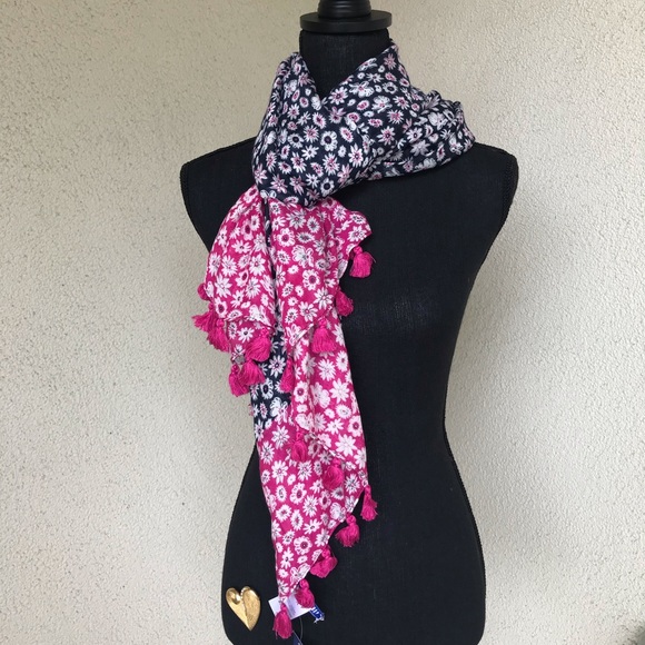 Scarf - Picture 3 of 5